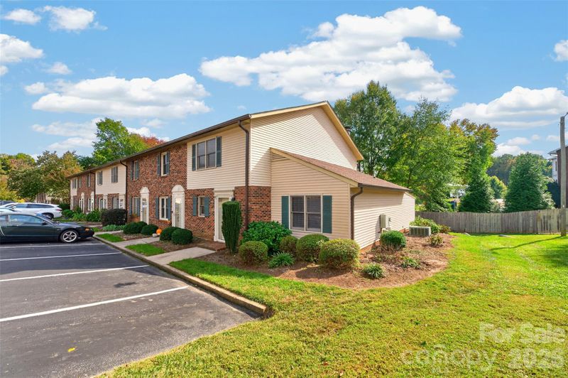 1330 5th St NE #178, Hickory, NC 28601