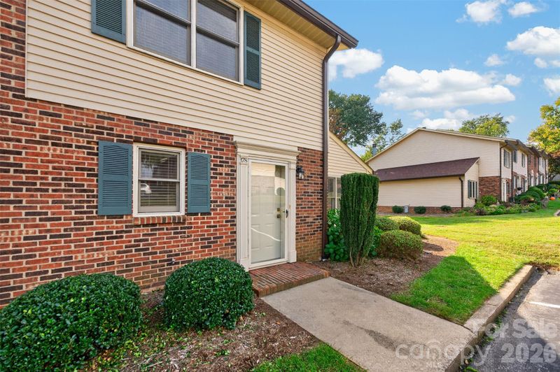 1330 5th St NE #178, Hickory, NC 28601