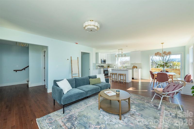 14 Crestfield Ave, Asheville, NC 28804