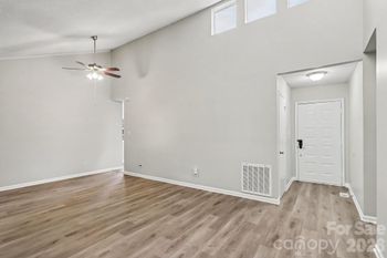 5107 Rolling Oak Ln, Charlotte, NC 28227