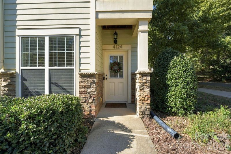 4124 Walker Rd, Charlotte, NC 28211