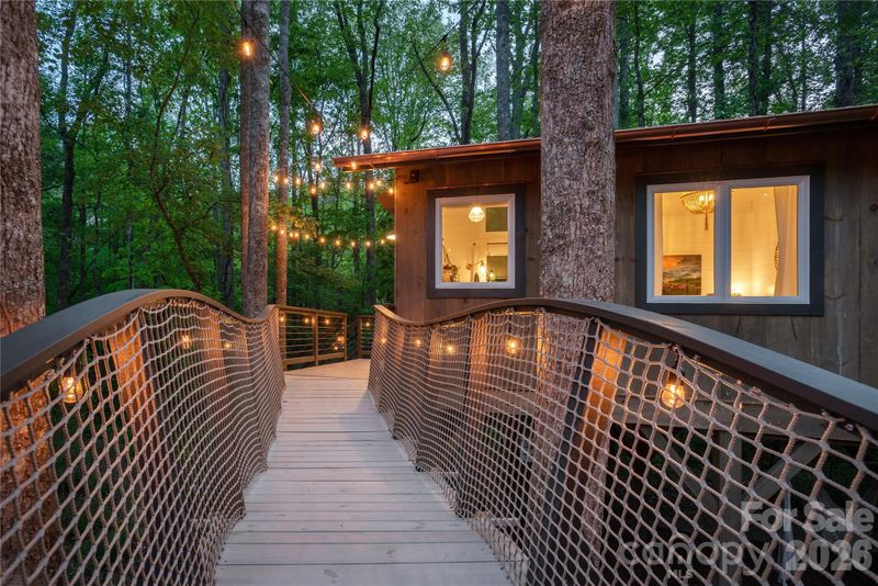 523 Stepp Rd, Hendersonville, NC 28792