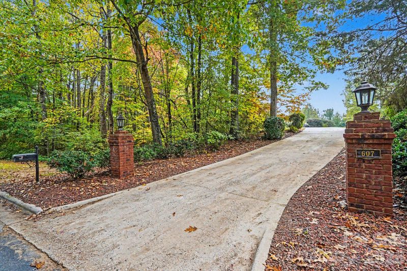 607 Saint Johns Dr, Salisbury, NC 28144