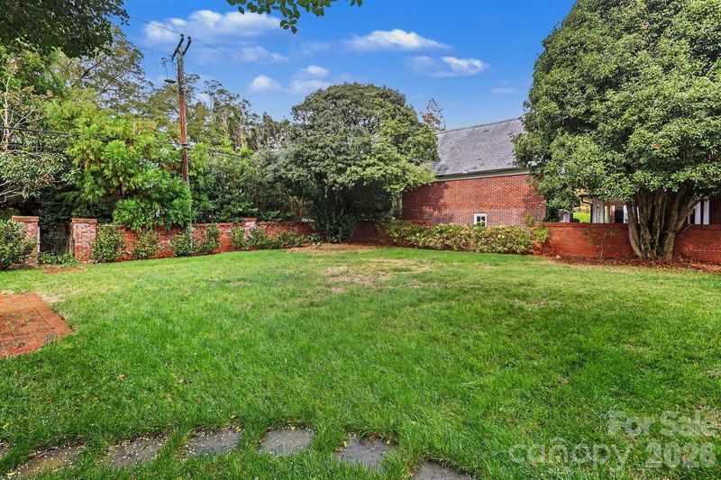 256 Hempstead Pl, Charlotte, NC 28207
