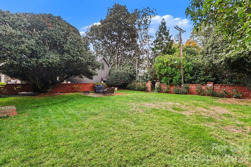 256 Hempstead Pl, Charlotte, NC 28207