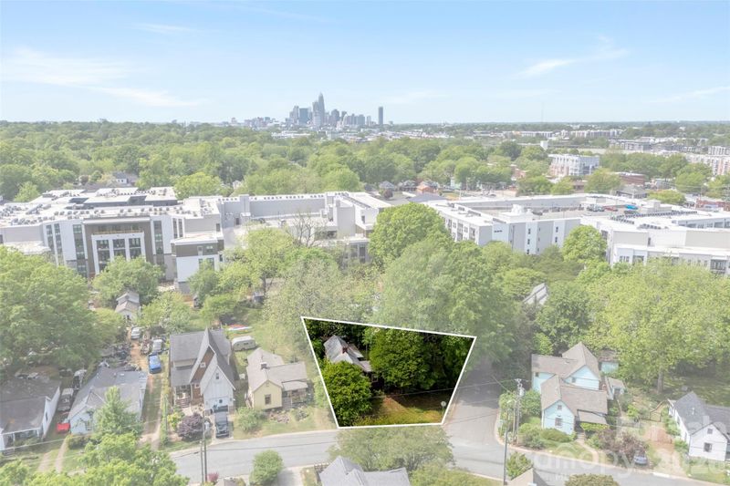 700 E 37th St, Charlotte, NC 28205