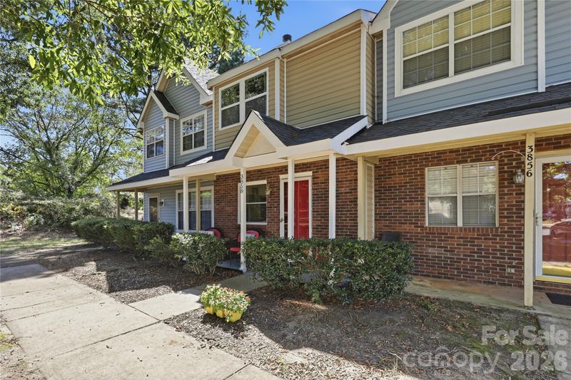 3858 Mosscroft Ln, Charlotte, NC 28215