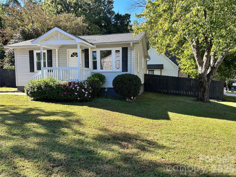 3629 Simmons St, Charlotte, NC 28208