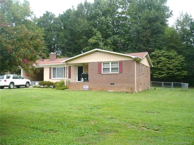 103 E Lee Ave, Bessemer City, NC 28016