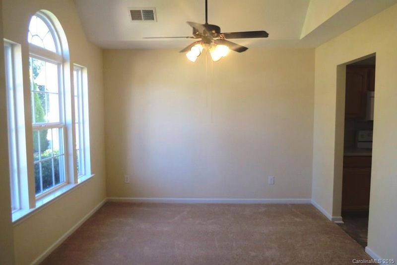 215 Ashmont Dr, Kannapolis, NC 28081
