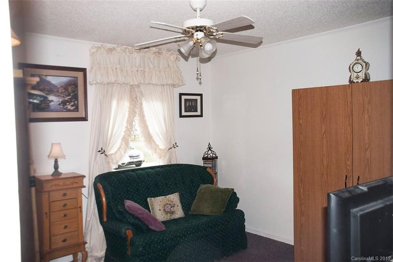 127 Oak Meadow Rd, Mooresville, NC 28115