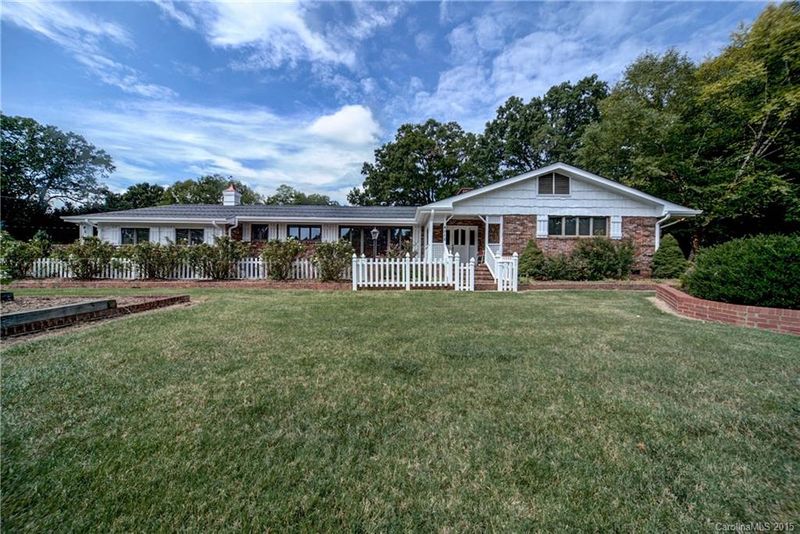 4515 Garvin Dr, Charlotte, NC 28269