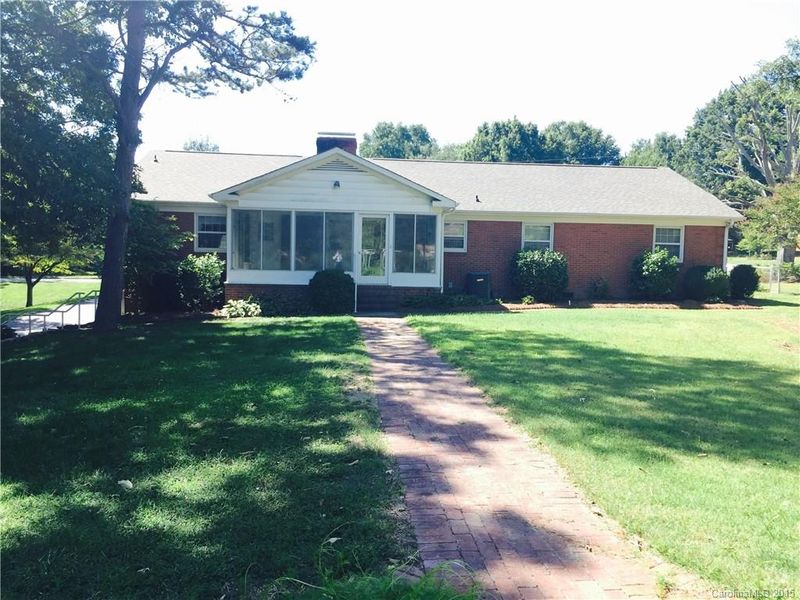 304 Saint Joseph St, Kannapolis, NC 28083