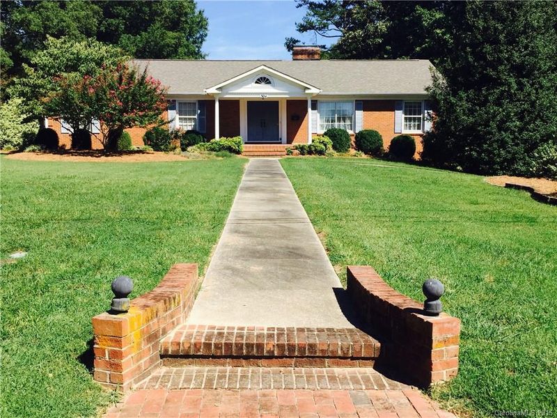 304 Saint Joseph St, Kannapolis, NC 28083