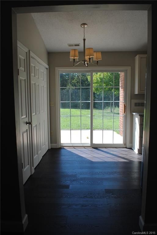 7406 Summitt Dr, Denver, NC 28037