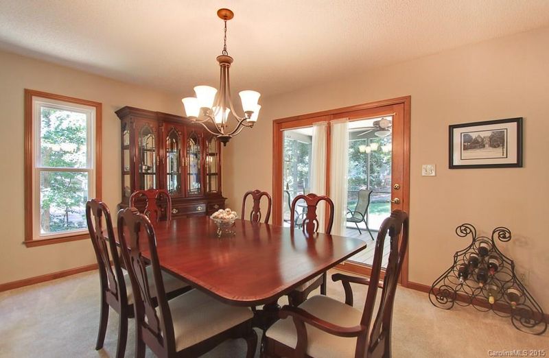 110 Medallion Ct, Gastonia, NC 28056