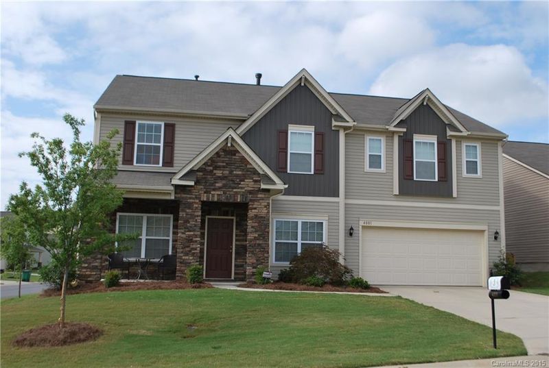 4001 Purple Vale Dr, Matthews, NC 28104