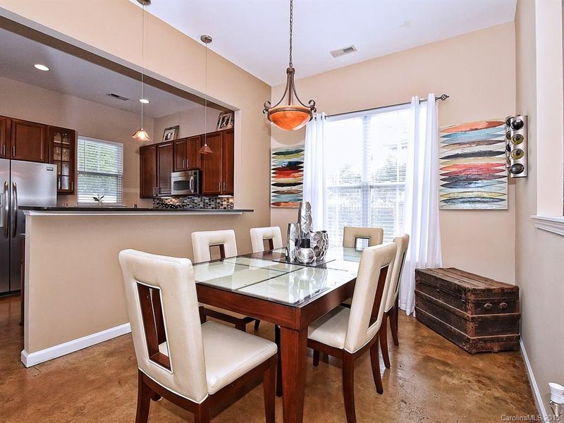 1130 Rising Oak Dr, Charlotte, NC 28206