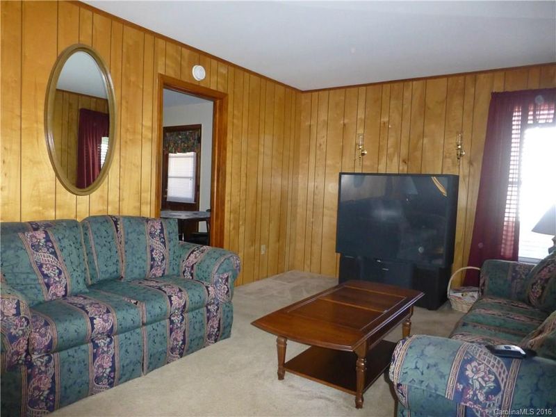 1239 Golf Course Dr, Gastonia, NC 28054