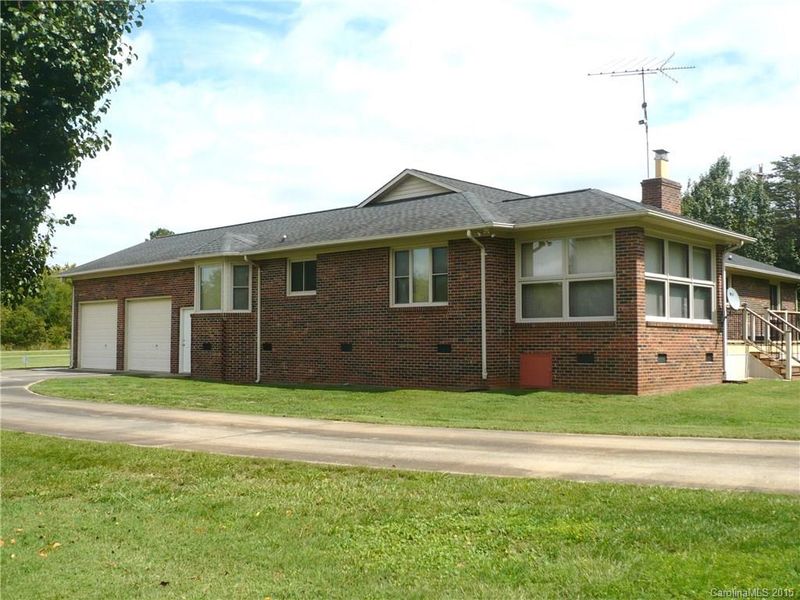 142 Sandy Ford Rd, Mount Holly, NC 28120