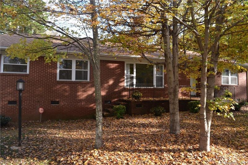 1533 Allenbrook Dr, Charlotte, NC 28208