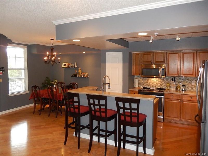 405 W 7th St #304, Charlotte, NC 28202