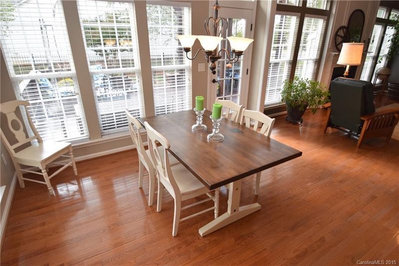2736 Phillips Woods Ln #18, Matthews, NC 28105