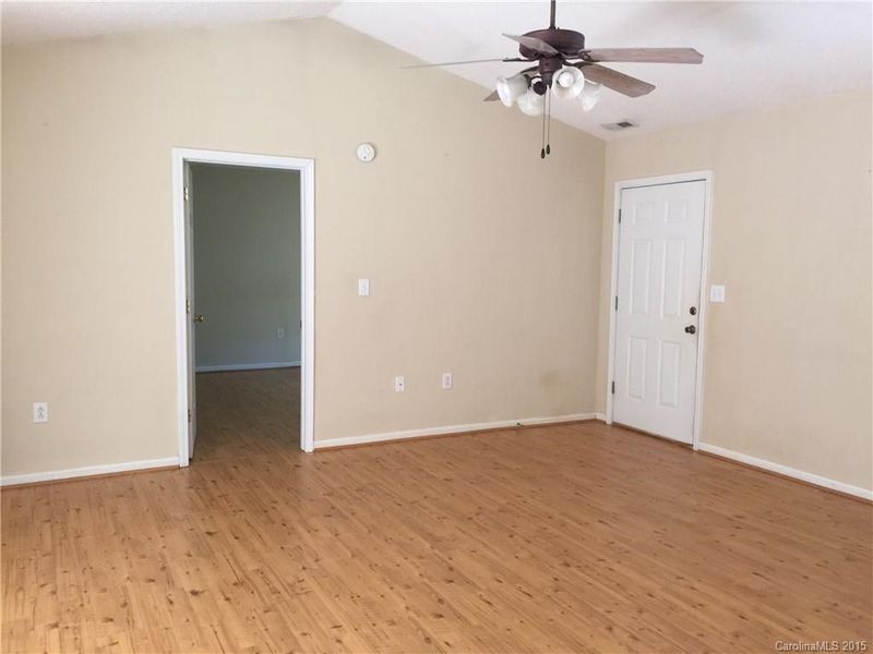 1095 Lyndsey Brook Ct, Lincolnton, NC 28092