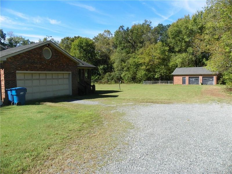 5660 Roberta Rd, Harrisburg, NC 28075