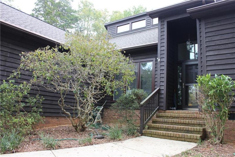 9104 Rainbow Forest Dr, Charlotte, NC 28277