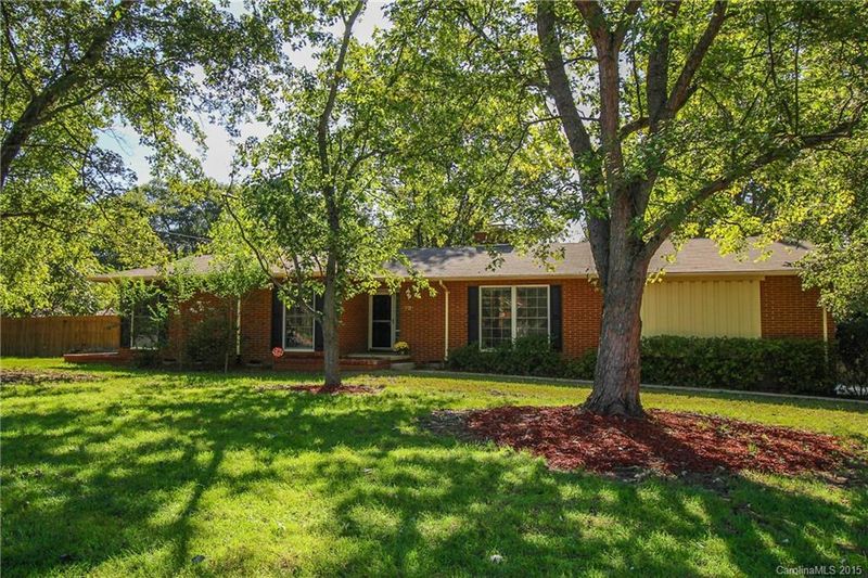 701 Montford Dr, Charlotte, NC 28209