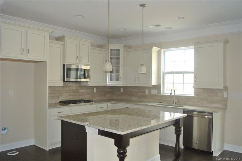 11160 River Oaks Dr NW #323, Concord, NC 28027