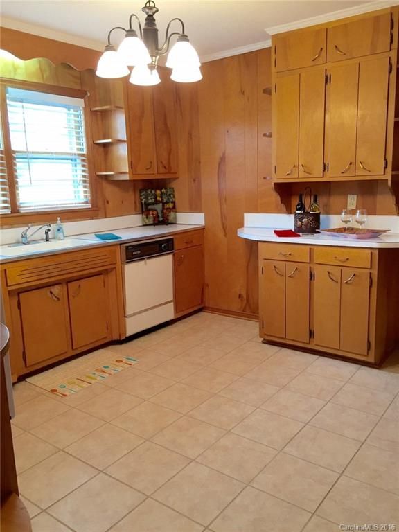 300 Roy Eaker Rd, Cherryville, NC 28021