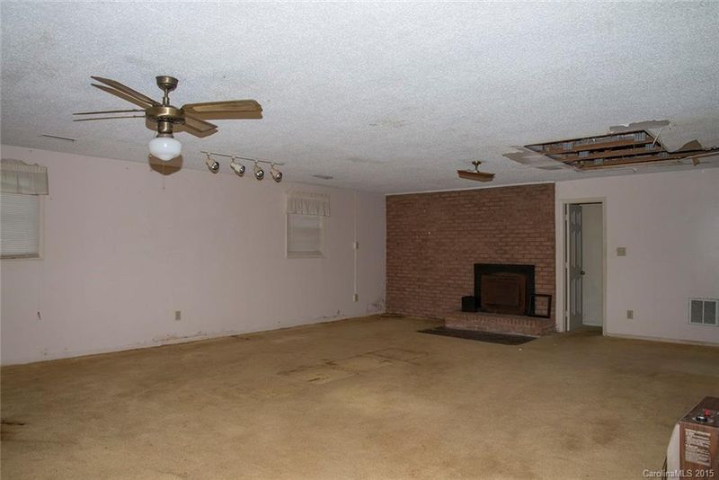 3897 Dover St, Claremont, NC 28610