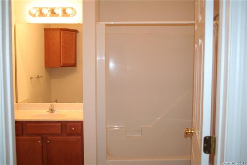 441 Brookfield Dr, Statesville, NC 28625
