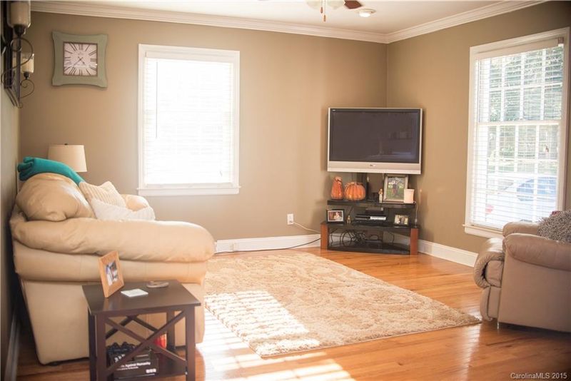 5530 Galway Dr, Charlotte, NC 28215