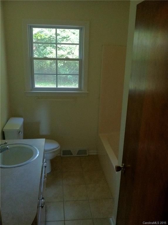 1507 Jamaica Rd, Kannapolis, NC 28083