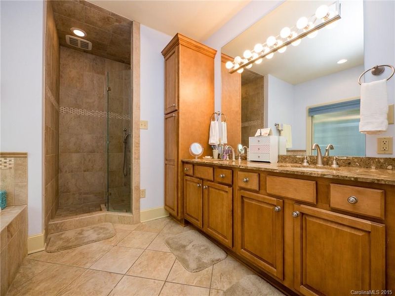 4235 Asherton Dr, Charlotte, NC 28226