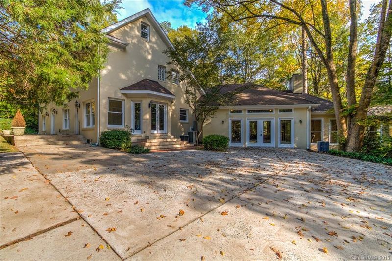 232 Sardis Ln, Charlotte, NC 28270