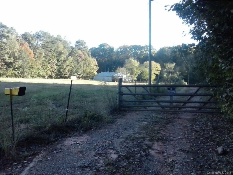 136 Little Todd Rd, Dallas, NC 28034