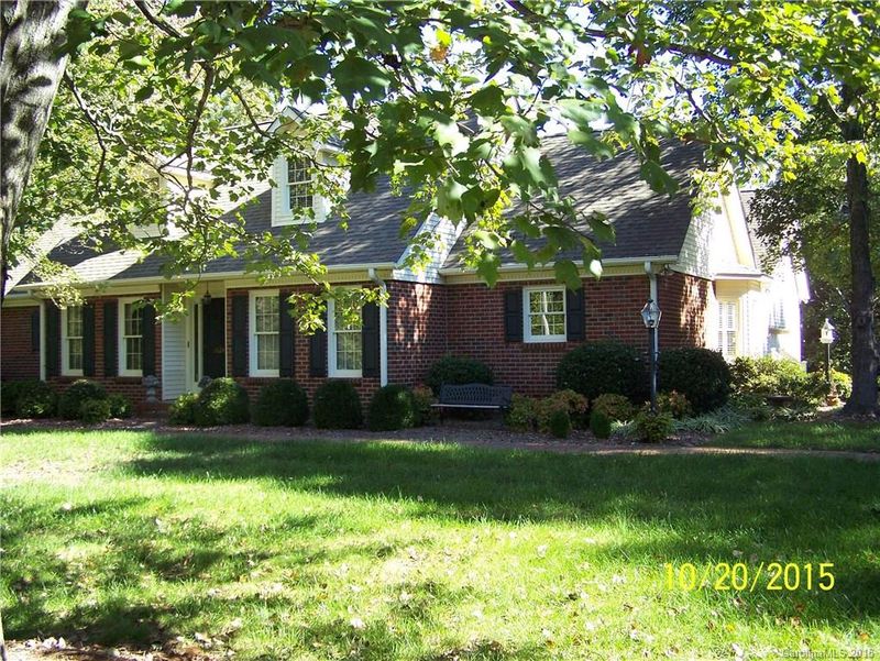 1524 Derby Downs Dr, Gastonia, NC 28056