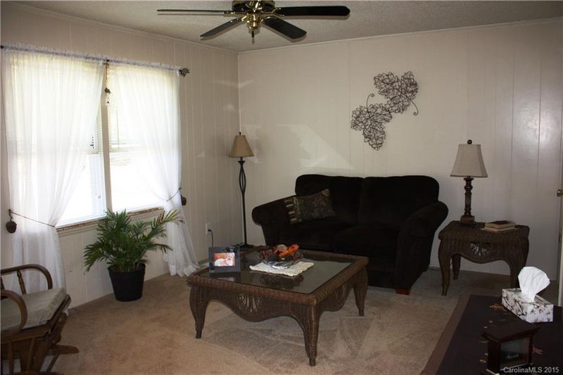 266 Sunny Hill Dr, Lincolnton, NC 28092