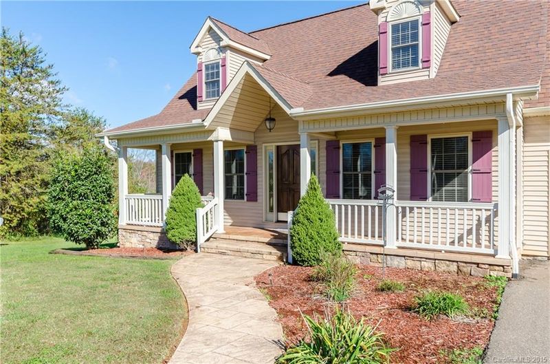 295 Treebark Rd, Statesville, NC 28625