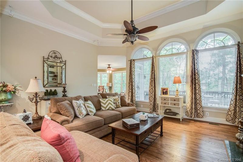 1329 Whispering Oaks Cir, Matthews, NC 28104