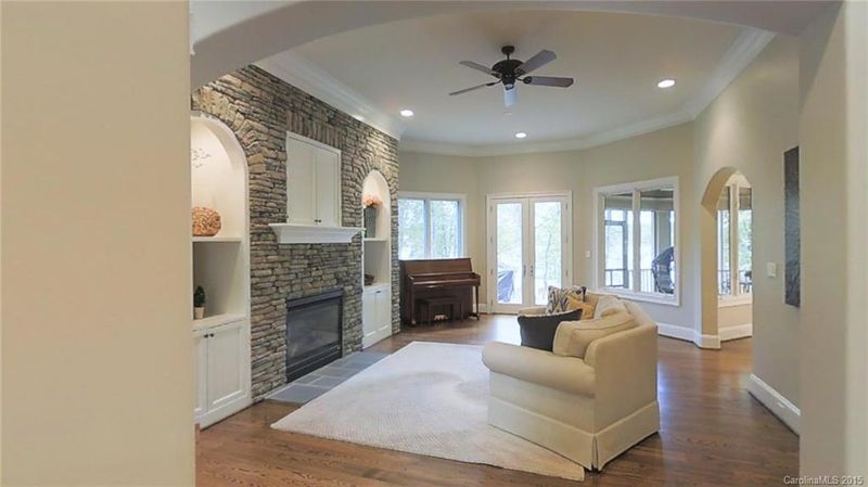 12754 Overlook Mountain Dr, Charlotte, NC 28216