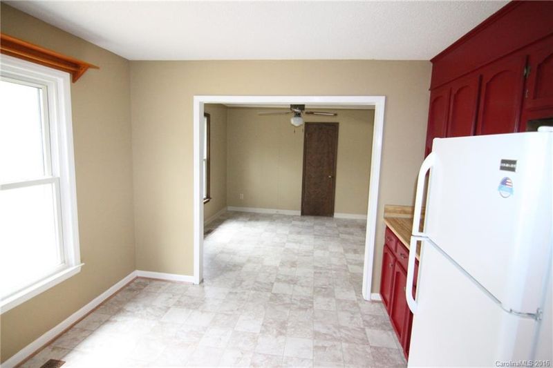 724 Oakwood Ln, Gastonia, NC 28056