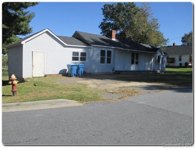 3042 1st Ave, Hickory, NC 28601