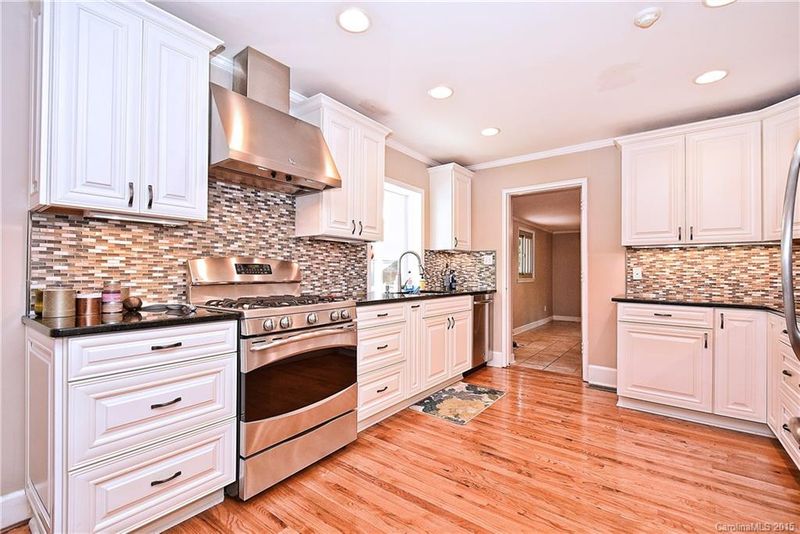 949 Sewickley Dr, Charlotte, NC 28209