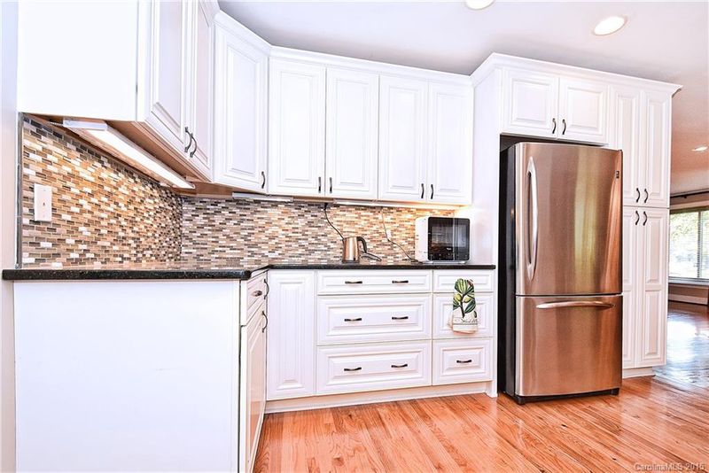 949 Sewickley Dr, Charlotte, NC 28209