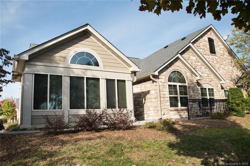 880 Ledgestone Ct, Tega Cay, SC 29708